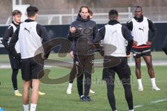 3. Liga; 1. Training nach Winterpause, 2023 FC Ingolstadt 04; Cheftrainer Rüdiger Rehm (FCI) Ansprache