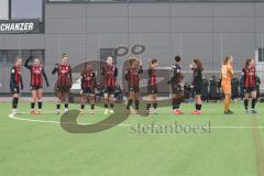 2. Bundesliga Frauen - Saison 2025/26 - FC Ingolstadt 04 Frauen - FFC Turbine Potsdam - Die Spielerinnen begrüßen die Zuschauer - XXXXX - Foto: Meyer Jürgen