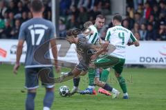 Landesliga - Saison 2025/26 - SV Manching - TSV Jetzendorf - Maximilian Eberwein (Nr.4 - SV Manching) - Leon Nuhanovic grau Jetzendorf - Foto: Meyer Jürgen