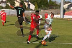 A-Junioren Bundesliga Süd/Südwest - Saison 2021/22 - FC Ingolstadt 04  - SpVgg Greuther Fürth - Udebuluzor Michael rot FCI - Böhnke Max Torwart Greuther Fürth - Foto: Jürgen Meyer