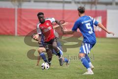 Kreisliga - Saison 2026/27- Türkisch SV Ingolstadt - SV Hundszell - Boubacarr Saho rot Türkisch  - Manuel Wittmann blau Hundszell - Tim Liesegang blau Hundszell - Foto: Meyer Jürgen
