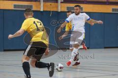 Hallenturnier MTV Ingolstadt - Saison 2025/26 - Reichertshofen - TSV Lichtenau - Mentor Haliti weiss Reichertshofen - Valentin Eichlinger gelb Lichtenau - Fabian Christl #13 gelb LichtenauFoto: Meyer Jürgen