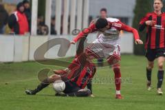 Kreisklasse - Saison 2025/26- Türk SV Ingolstadt - SC Steinberg-  - Umut Yürükal weiss Türkisch - Florian Weigl rot Steinberg  - Foto: Meyer Jürgen
