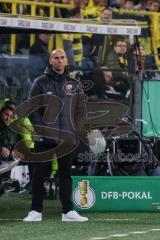 DFB Pokal; Borussia Dortmund - FC Ingolstadt 04; Cheftrainer André Schubert (FCI) an der Seitenlinie, Spielerbank