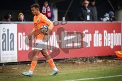 3. Liga; SSV Ulm 1846 - FC Ingolstadt 04; Marcel Costly (22, FCI) Einwurf