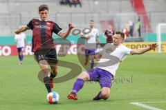 DFB Pokal; FC Ingolstadt 04 - Erzgebirge Aue; Merlin Röhl (34, FCI) Gonther Sören (26 Aue) stört