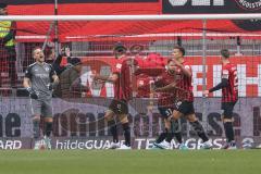 3. Liga; FC Ingolstadt 04 - VfL Osnabrück; Tor für Osnabrück, Torwart Marius Funk (1, FCI) schimpft