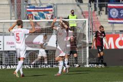 2.BL; FC Ingolstadt 04 - Holstein Kiel; Tor für Kiel 0:1, Jubel Thesker Stefan (5 Kiel) Lorenz Simon (19 Kiel) Rico Preißinger (6, FCI)