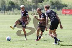 3. Liga; FC Ingolstadt 04 - Trainingslager Südtirol, Thomas Rausch (FCI) Tobias Schröck (21, FCI) Calvin Brackelmann (17, FCI)