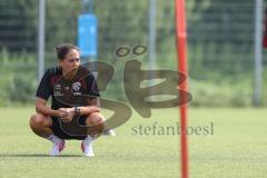 3. Liga; FC Ingolstadt 04 - Trainingsauftakt nach Sommerpause; Cheftrainerin Sabrina Wittmann (FCI) Fredrik Carlsen (8, FCI)