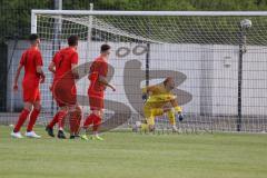 Bayernliga Süd - Saison 2021/2022 - FC Ingolstadt 04 II - VfB Hallbergmoos - Der 0:1 Führungstreffer durch Mert Sahin grau Hallberg per Freistoss - Zech Ludwig Torwart (#40 FCI) - Foto: Meyer Jürgen