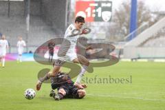 3. Liga - SV Wehen Wiesbaden - FC Ingolstadt 04 - Zweikampf Merlin Röhl (34, FCI) Kempe Dennis (25 SVW)