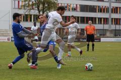 Kreisklasse - Saison 2025/26- MTV Ingolstadt - VFB Kipfenberg - Marco Battaglia weiss MTV - Sergen Aslan blau Kipfenberg links - Jonas Gößl blau Kipfenberg rechts - Foto: Meyer Jürgen