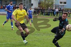 Kreisliga - Saison 2022/2023 - TSV Oberhaunstadt - FC Hitzhofen - Philipp Stipic gelb Hitzhofen trifft den Pfosten -  David Lubojanski Torwart Oberh.stadt - - Foto: Meyer Jürgen