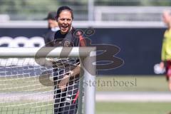 3. Liga; FC Ingolstadt 04 - Trainingsauftakt, erstes Training nach der Sommerpause; Cheftrainerin Sabrina Wittmann (FCI) schreit