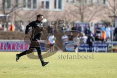 Toto-Pokal; FV Illertissen - FC Ingolstadt 04; Sieg Jubel Freude 1:0, Cheftrainer Holger Bachthaler (FVI) läuft zur Mannschaft Einzug ins Finale