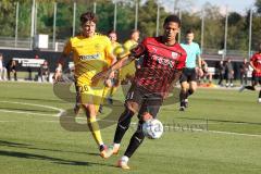 Freundschaftsspiel - Saison 2022/2023 - FC Ingolstadt 04 -  SpVgg Bayreuth - Justin Butler (Nr.31 - FCI) - Patrick Scheder (Nr.26 - SpVgg Bayreuth) - Foto: Meyer Jürgen