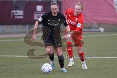 2. Fußball-Liga - Frauen - Saison 2022/2023 - FC Ingolstadt 04 - SC Freiburg II - Nina Penzkofer (Nr.29 - FCI Frauen) - Axtmann Alina schwartz links Freiburg - Foto: Meyer Jürgen