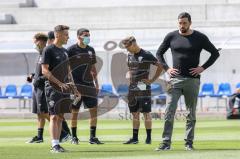 2.BL; SV Darmstadt 98 - FC Ingolstadt 04 - rechts Sportmanager Malte Metzelder (FCI) und Dennis Eckert Ayensa (7, FCI) Jan Hendrik Marx (26, FCI) Nassim Boujellab (8, FCI)