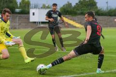 Bayernliga Süd - Saison 2021/2022 - FC Ingolstadt 04 II - SV Donaustauf - Görtler Patrick (#9 FCI) spielt den Pass auf Götzendörfer Mario (#23 FCI) der zum 1:2 Anschlusstreffer trifft - David Paulus Torwart Donaustauf - Foto: Meyer Jürgen