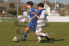 Kreisklasse - Saison 2025/26- TSV Etting - FC Arnsberg - Jonas Knon weiss Etting - Marco Maier blau Arnsberg - Foto: Meyer Jürgen