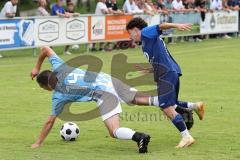 Kreisliga - Saison 2023/2024 - SV Menning  - FC Sandersdorf - Christian Winkler weiss Sandersdorf - Alessandro Nikolaidis blau Menning - Foto: Meyer Jürgen