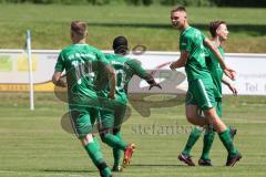 BZL - Oberbayern - SV Manching - TSV Rohrbach - Der 1:0 Führungstreffer durch Simon Berger Manching - jubel - Ousseynou Tamba (#10 Manching) -  Quendrim Hoti (14 Manching) - Foto: Jürgen Meyer