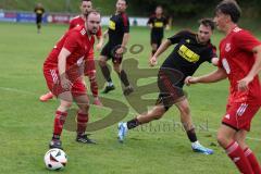 Kreisliga - Saison 2024/25- SV Kasing - SV Eitensheim - Christoph Exner rot Eitensheim - Noah Kamenjasevic schwarz Kasing - Foto: Meyer Jürgen