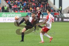 2.BL; SSV Jahn Regensburg - FC Ingolstadt 04; Zweikampf Kampf um den Ball Dominik Franke (3 FCI) Charalambos Makridis (26 Jahn)