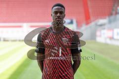 Donald Nduka (27, FCI) ; FC Ingolstadt 04;
3.Liga, Porträttermin 2023/2024