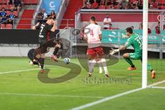 Toto-Pokal - Saison 2023/2024 - FC Ingolstadt 04 - Jahn Regensburg - Pascal Testroet (Nr.37 - FCI) - Torwart Alexander Weidinger (Nr.32 - Regensburg) - Foto: Meyer Jürgen