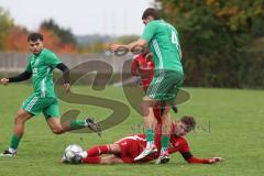 Kreisklasse - Saison 2025/26- TSV Lenting - Türkisch SV Ingolstadt - Enis Kuqanaj rot Türk SV - Luca Aufmuth grün Lenting - Foto: Meyer Jürgen