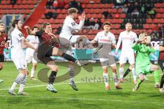 3. Liga; FC Ingolstadt 04 - SC Verl; Torchance #Volley Simon Lorenz (32, FCI) Torwart Unbehaun Luca (1 Verl)