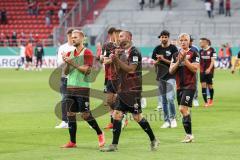 DFB Pokal; FC Ingolstadt 04 - Erzgebirge Aue; Ehrenrunde, das Team bedankt sich bei den Fans, Maximilian Beister (11, FCI) Rico Preißinger (6, FCI) Ilmari Niskanen (22, FCI) Filip Bilbija (35, FCI)