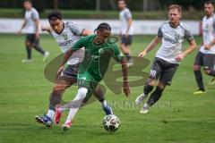 Landesliga - Saison 2026/27 - SV Manching - SC Cosmos Aystetten - Öxler Romeo (Nr.17 - SV Manching) - Durasinovic Dejan weis Aystetten  - Foto: Meyer Jürgen
