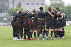 2. Bundesliga Frauen - Saison 2024/25 - FC Ingolstadt 04 Frauen - FSV Gütersloh -  Die Mannschaft bildet einen Kreis vor dem Spiel -  - XXXXX - Foto: Meyer Jürgen