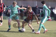 *** A-Junioren Bundesliga  - Saison 2025/26 - FC Ingolstadt 04 - SpVgg Greuther Fürth - Distl Manuel schwarz FCI - Kamal Fadl rechts Fürth - Müller Linus links Fürth - Foto: Meyer Jürgen