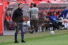 3. Liga - FC Ingolstadt 04 - 1. FC Saarbrücken - Cheftrainer Tomas Oral (FCI) schreit am Rand