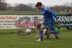 Kreisliga - Saison 2023/24 -  SV Hundszell - SV Denkendorf - Lukas Conradi blau Hundszell - Bastian Stadle grün Denkendorf - Foto: Meyer Jürgen