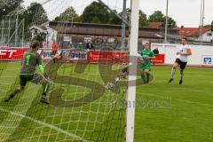 Toto-Pokal Donau/Isar 21/22 - TSV Gaimersheim - FC Gerolfing - Der 0:2 Führungstreffer für Gerolfing - Lukas Achhammer grün Gerolfing - Benedikt Leixner Torwart Gaimersheim - Foto: Meyer Jürgen