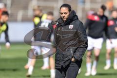 3. Liga; Borussia Dortmund II - FC Ingolstadt 04; vor dem Spiel Cheftrainerin Sabrina Wittmann (FCI) WarmUp vor dem Spiel