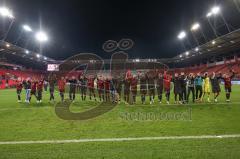 3. Liga; FC Ingolstadt 04 - Hallescher FC; Spieler bedanken sich bei den Fans, Audi Sportpark, Sieg Jubel Freude