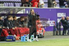3. Liga; Erzgebirge Aue - FC Ingolstadt 04; an der Seitenlinie, Spielerbank schreit Cheftrainerin Sabrina Wittmann (FCI)