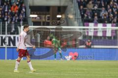 3. Liga; Erzgebirge Aue - FC Ingolstadt 04; Rote Karte Julian Kügel (29, FCI) geht vom Platz