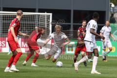 3. Liga; FC Viktoria Köln - FC Ingolstadt 04; Zweikampf Kampf um den Ball Tobias Bech (11, FCI) Mike Wunderlich (8 Köln)