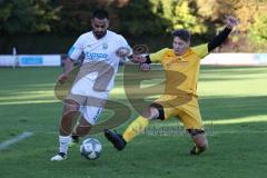 2023_10_22 - Kreisklasse - Saison 2023/24 - TSV Ingolstadt Nord - FC Gelbelsee - Kerem Düzgün weiss Ing Nord - Maximilian Waffler gelb Gelbelsee - Foto: Meyer Jürgen