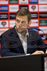 2.BL; FC Ingolstadt 04 - Dietmar Beiersdorfer, neuer Geschäftsführers Sport und Kommunikation, Pressekonferenz, Pressesprecher Felix Gärtner (FCI)