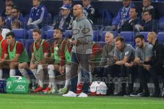 2.BL; FC Schalke 04 - FC Ingolstadt 04; Cheftrainer André Schubert (FCI) an der Spielerbank