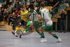 Lotto Bayern Hallencup - Lindenkreuzhalle Saison 2024/25 - FC Hitzhofen - SV Manching - Maik Wnendt gelb Hitzhofen - Romeo Öxler grün Manching - Foto: Meyer Jürgen