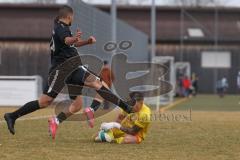 Bezirksliga - Saison 2024/25- TSV Gaimersheim - FC Aschheim - Thomas Schreiner (Nr.27 - TSV Gaimersheim) - Nicolane Nechita (Nr.19 - TSV Gaimersheim) - Pascal Jakob Torwart Aschheim - Foto: Meyer Jürgen
